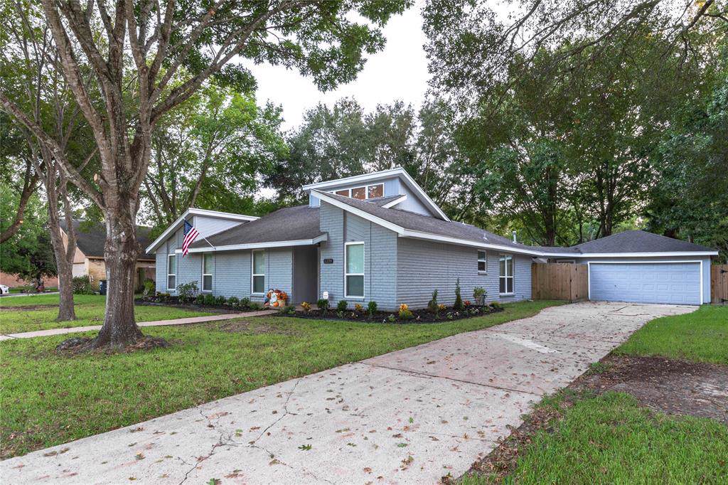 1209 Yorkshire Drive - Photo 1