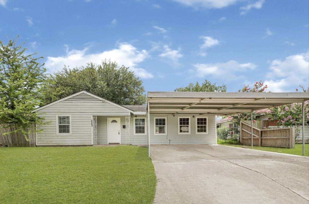 2210 Marshall Street - Photo 1