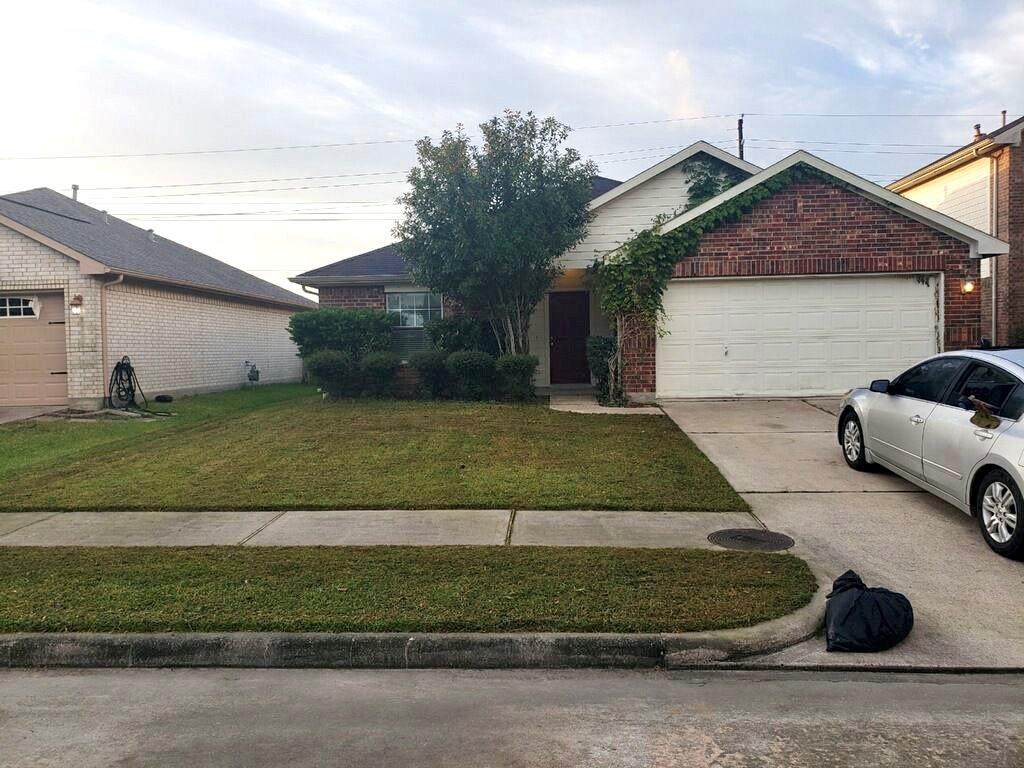 10718 Gold Finch Road - Photo 1