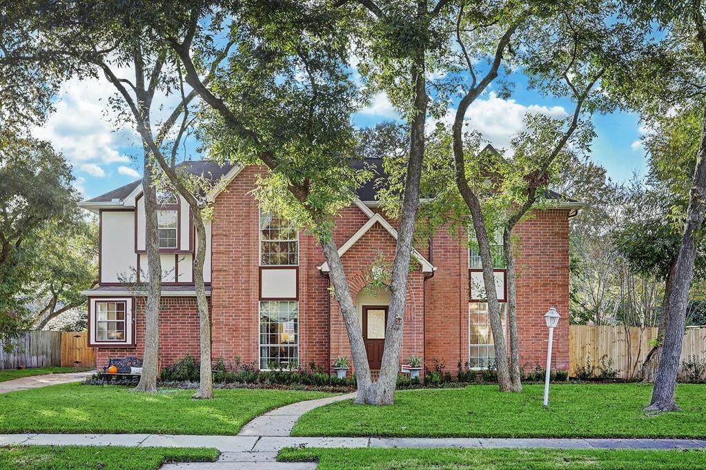 1017 Oak Knoll Court - Photo 1