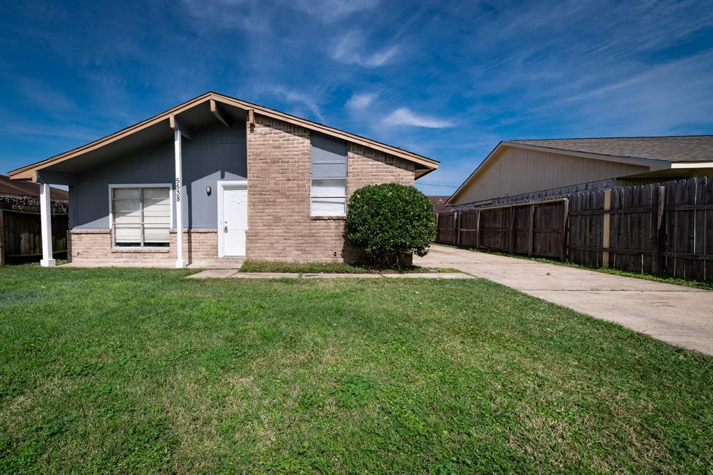 5538 Gatewood Avenue - Photo 1