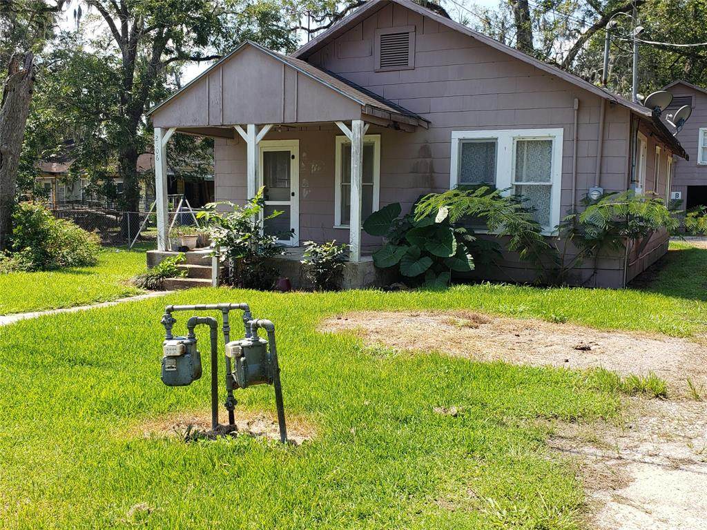 2106 Columbia Drive - Photo 1
