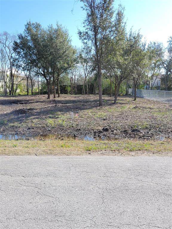 623 13th Street - Photo 1