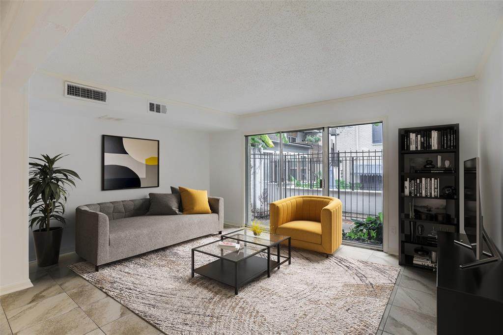 811 Lovett Boulevard - Photo 1