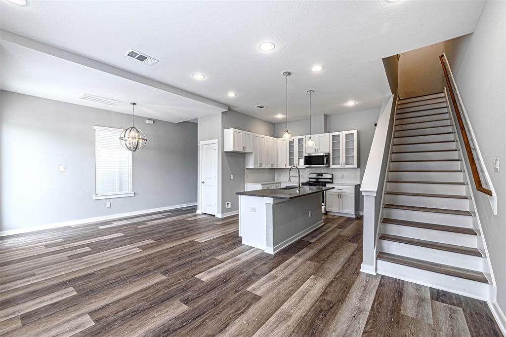 6730 Parker Oaks Lane - Photo 1
