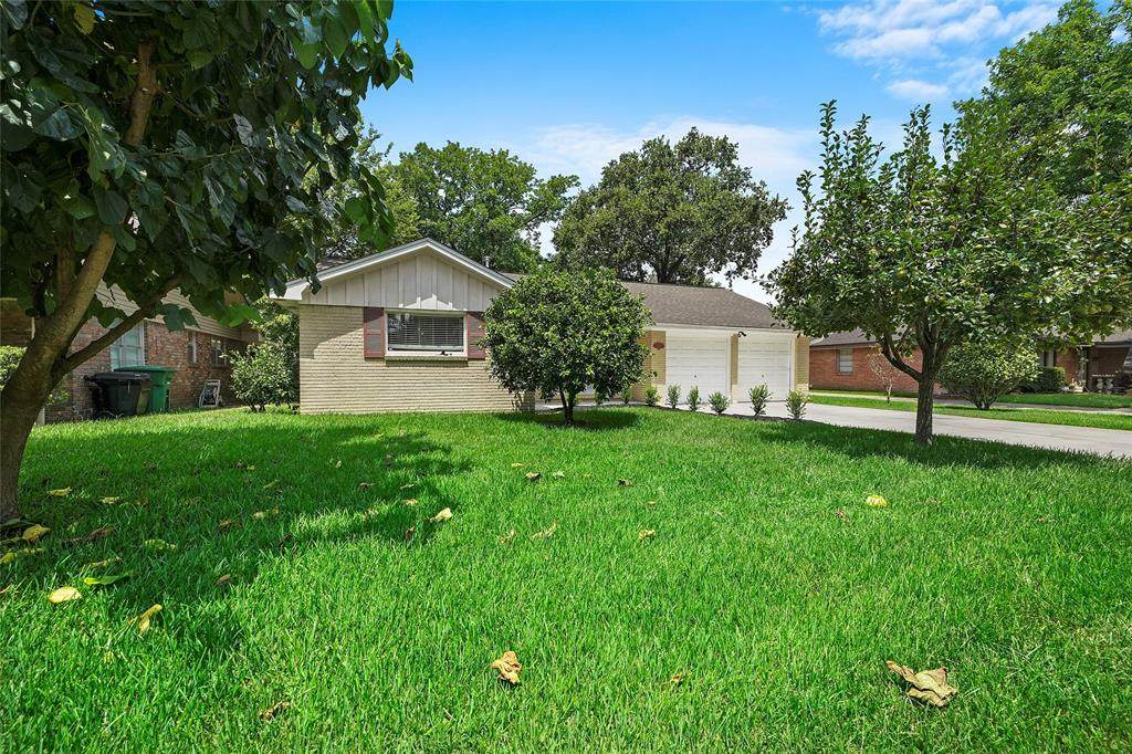 1807 Shadow Bend Drive - Photo 1
