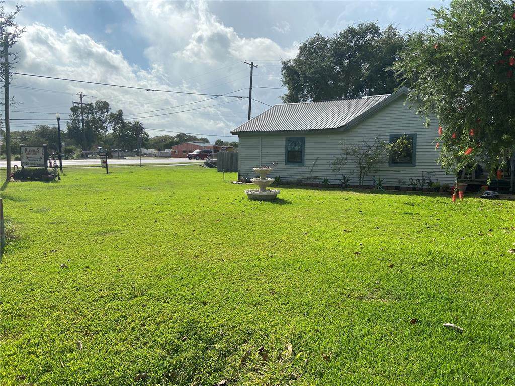 410 Plantation Drive - Photo 1