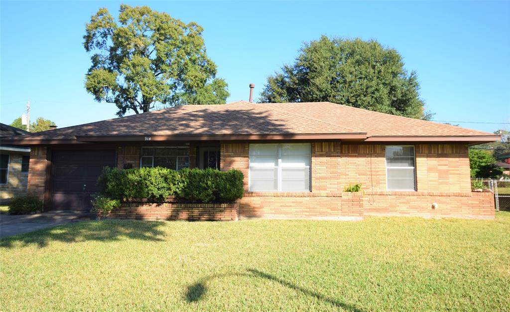 914 Stonecrest Drive - Photo 1