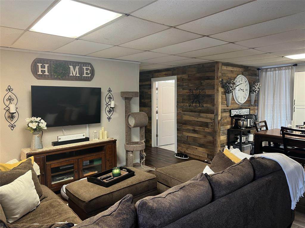 601 Oakland Avenue - Photo 1