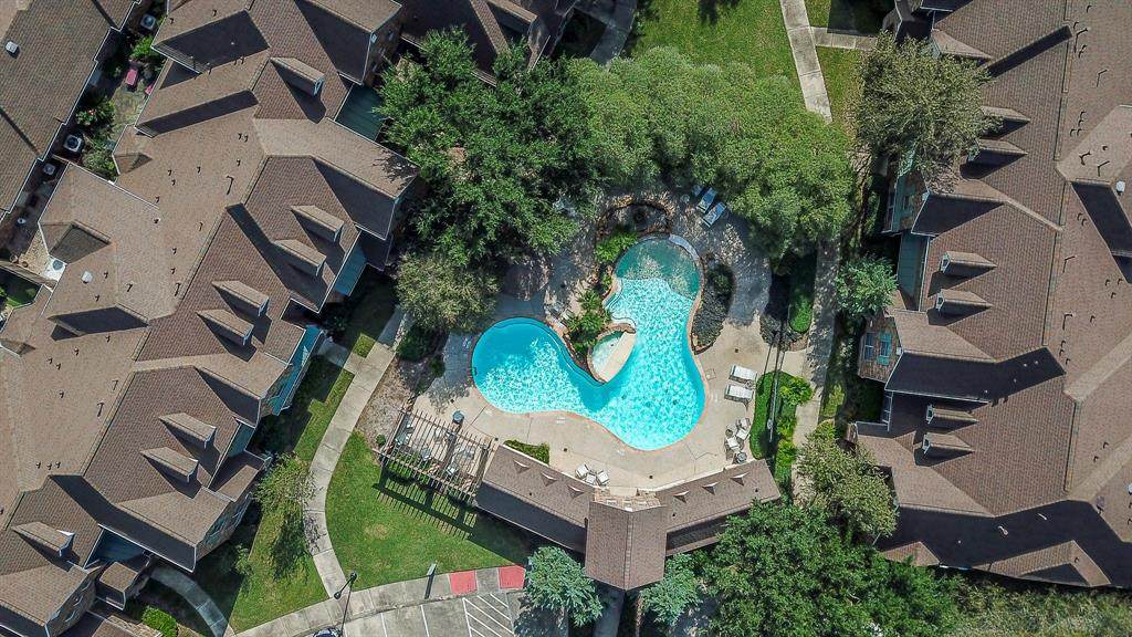 207 Iris Park Court - Photo 1