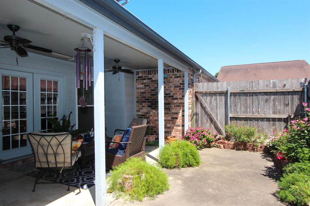 1730 Avenue C - Photo 1