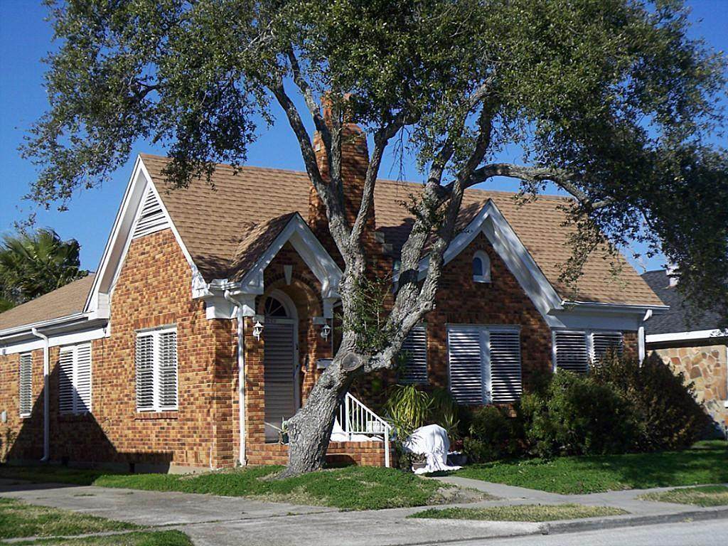 4822 Fannin Drive - Photo 1