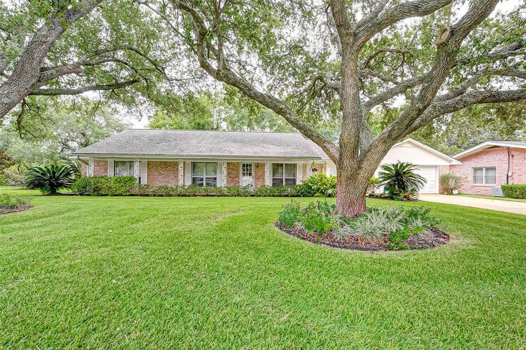 830 Oyster Creek Drive - Photo 1