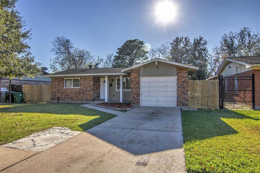 10606 Seaford Drive - Photo 1