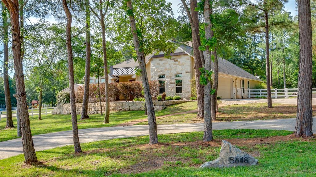 15648 Queen Victoria Court - Photo 1