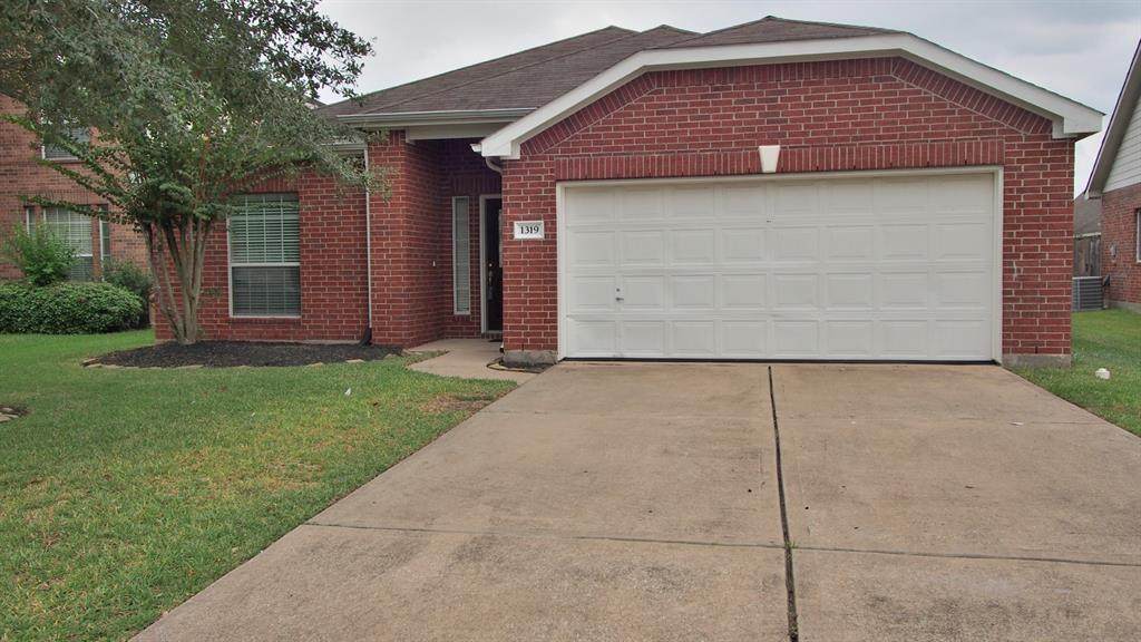 1319 Colonial Manor Dr - Photo 1