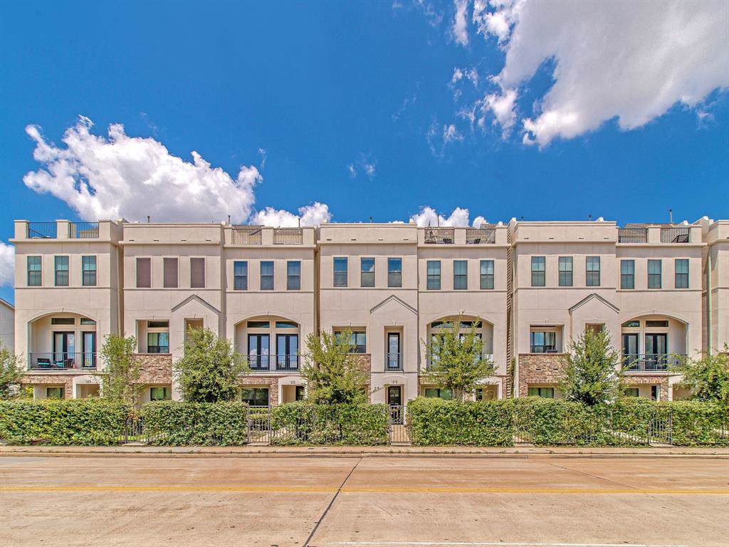 1218 Dallas Street - Photo 1
