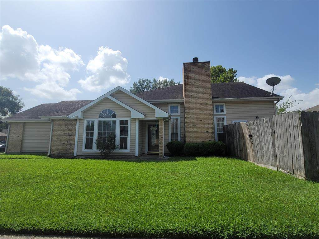 1055 Holbech Lane - Photo 1