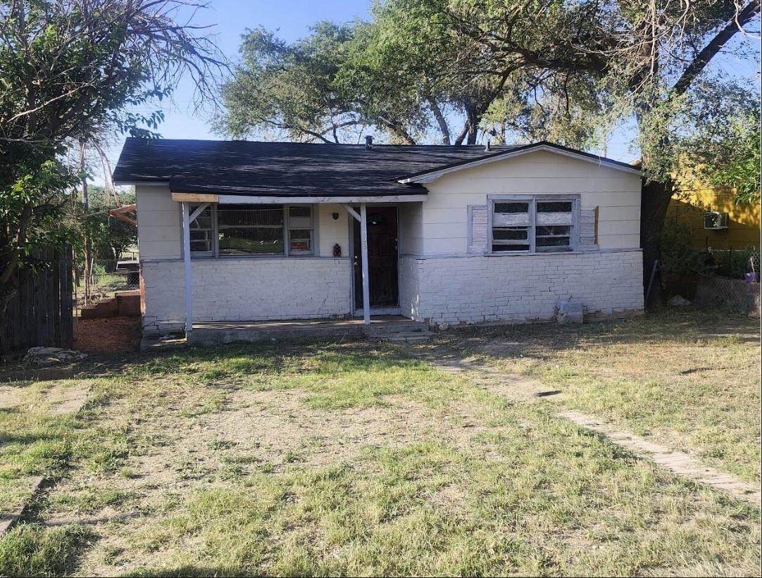 1503 8th Street - Photo 1