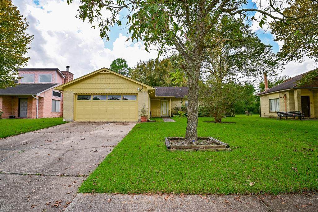 7427 Gatebriar Court - Photo 1