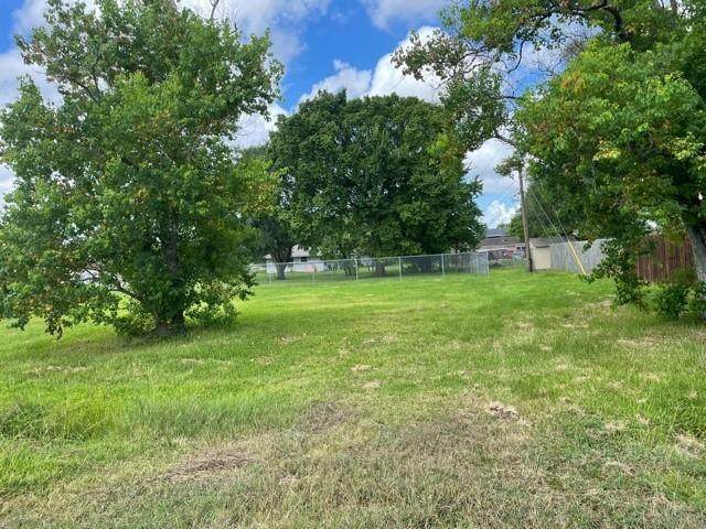 511 Manor Avenue - Photo 1