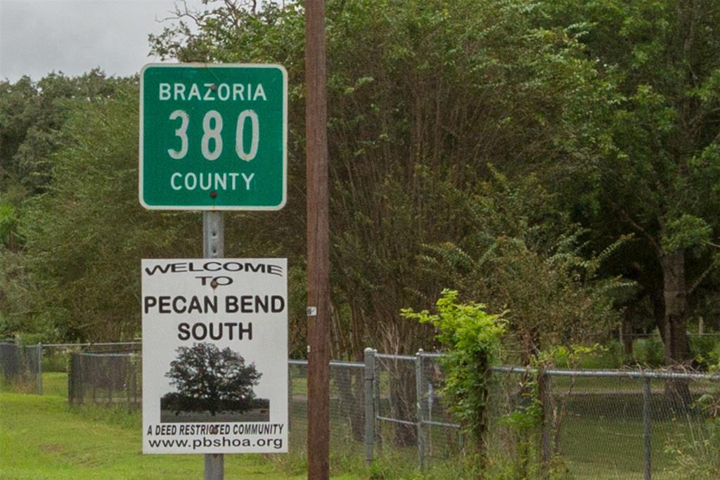 000 Pecan Drive - Photo 1