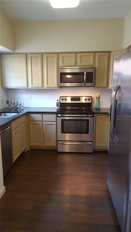 3200 Bellefontaine Street - Photo 1