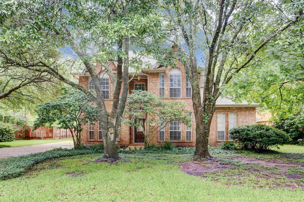 1630 Lynnview Drive - Photo 1