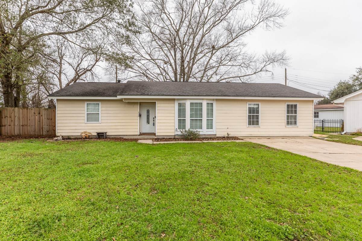 970 Charleston Circle - Photo 1