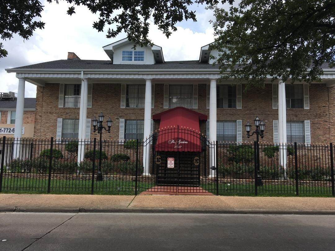 2507 Montrose Boulevard - Photo 1
