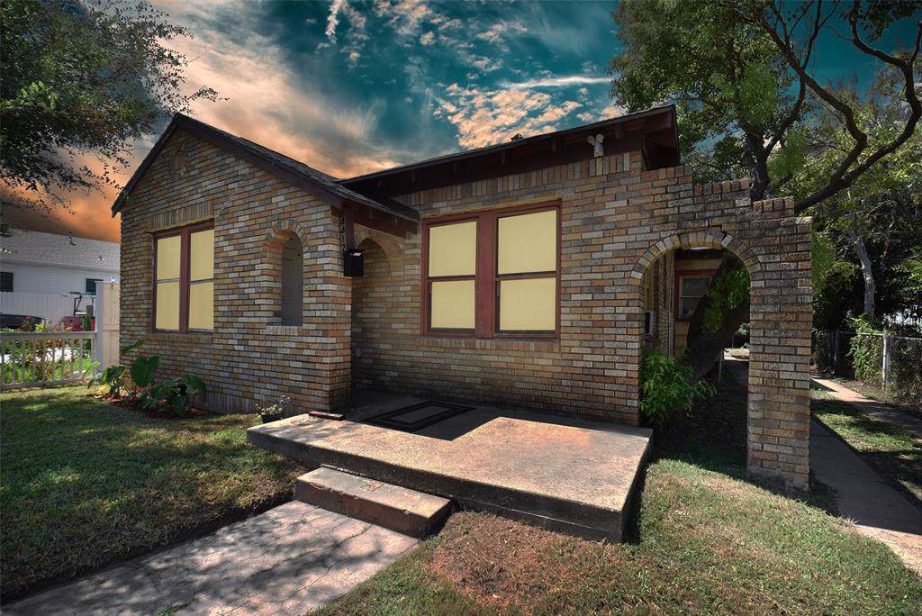 4412 Avenue T - Photo 1