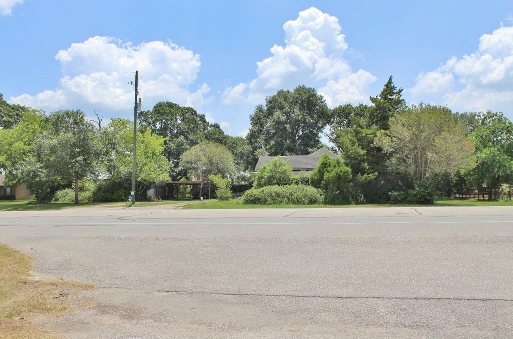 1303 Highway 90 - Photo 1