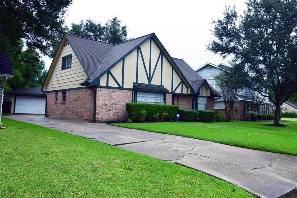 1806 Cedarwood Court - Photo 1
