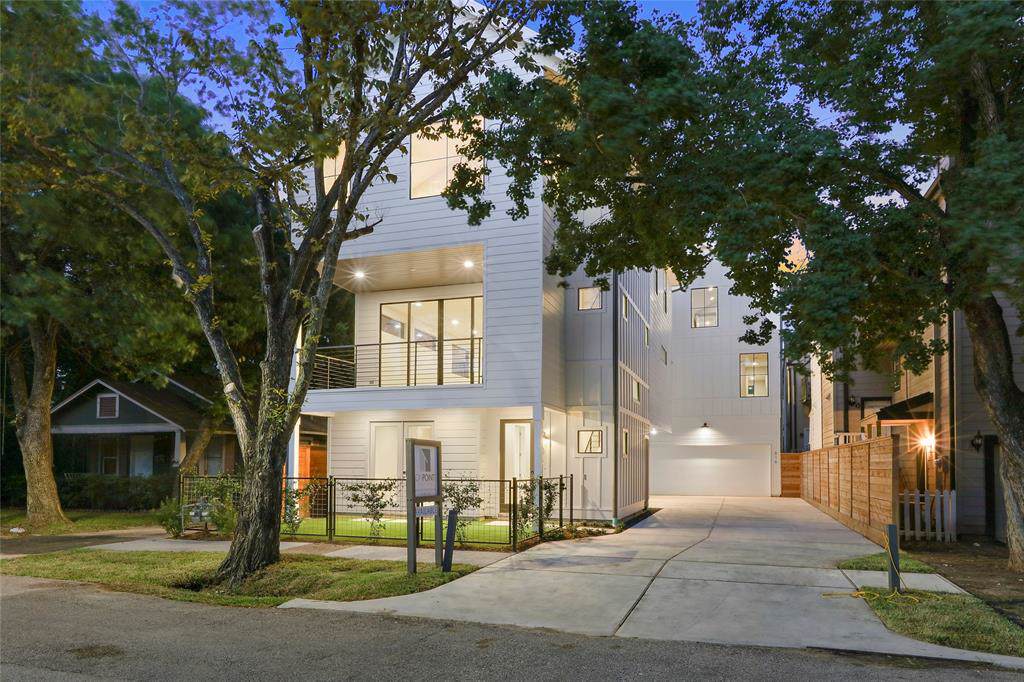 816 Knox Street - Photo 1
