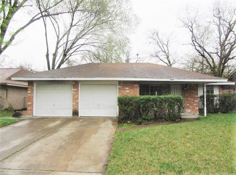 2142 Rainy River Drive - Photo 1