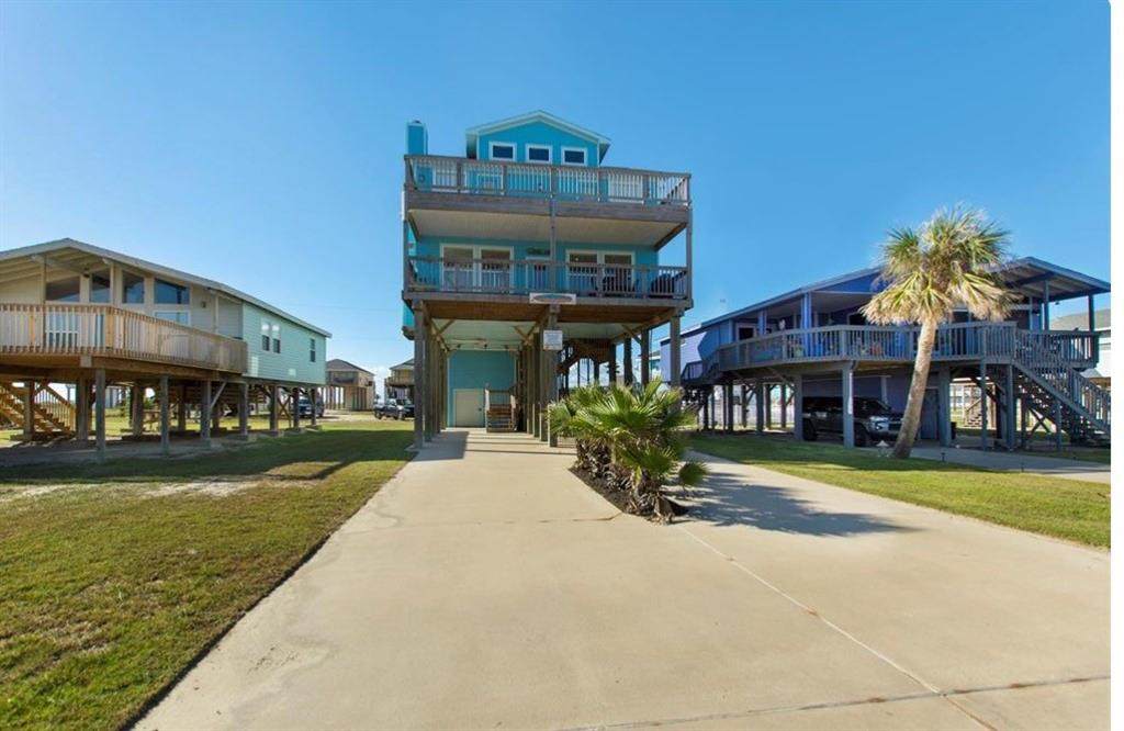 12923 Buccaneer Parkway - Photo 1