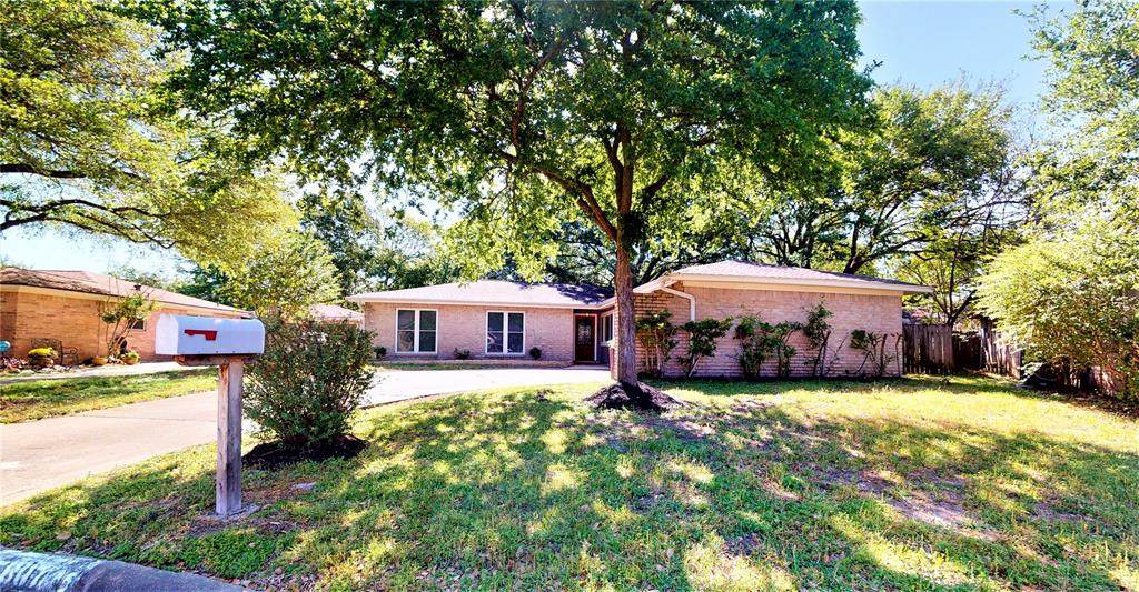 15807 Pathfield Drive - Photo 1