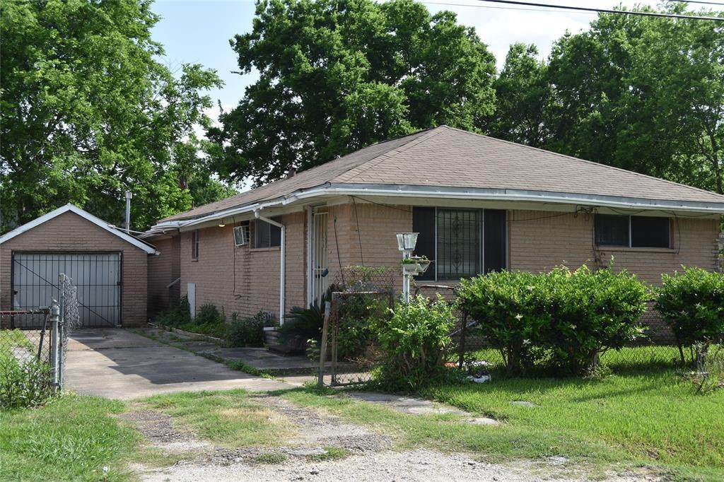 4510 Courtney Street - Photo 1