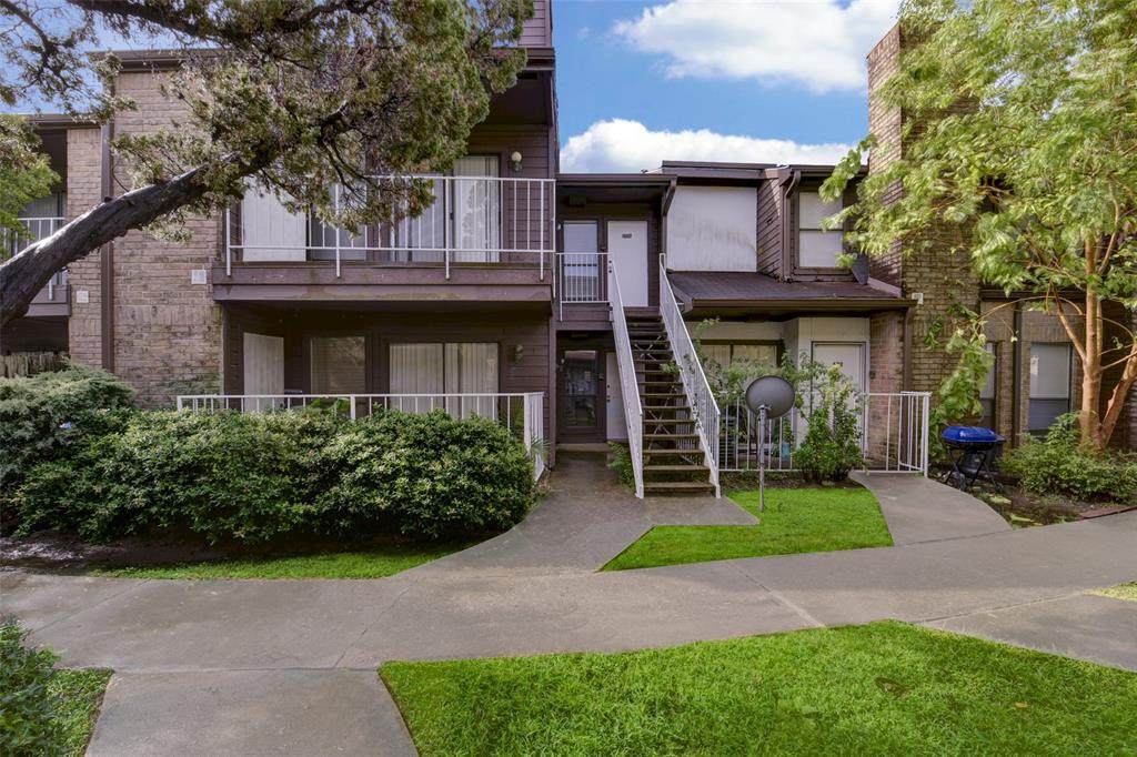 6633 Airport Boulevard - Photo 1