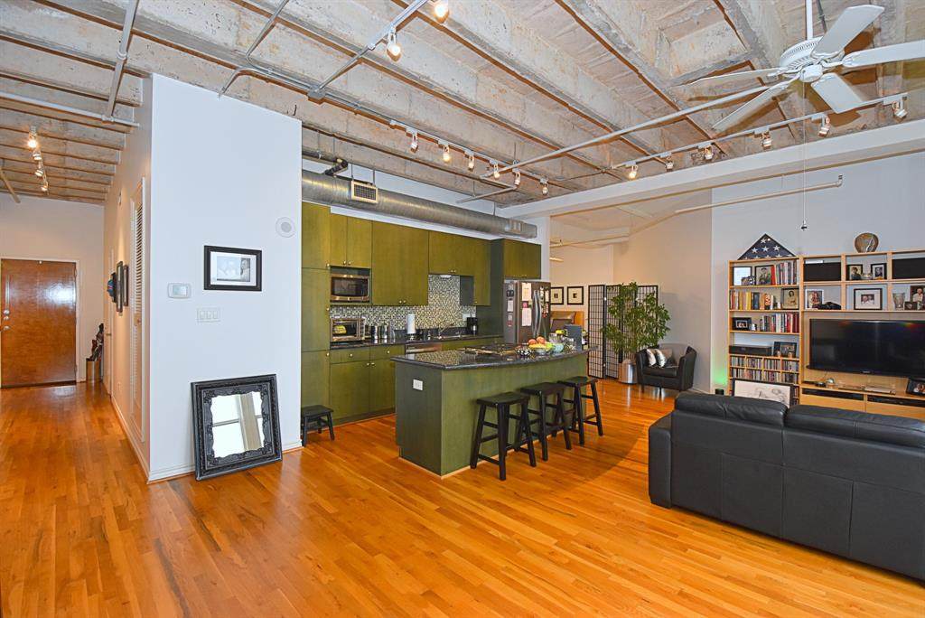 201 Main Street - Photo 1