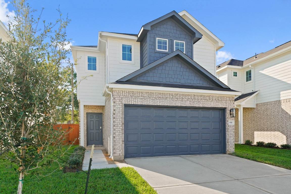831 Red Oakland Drive - Photo 1