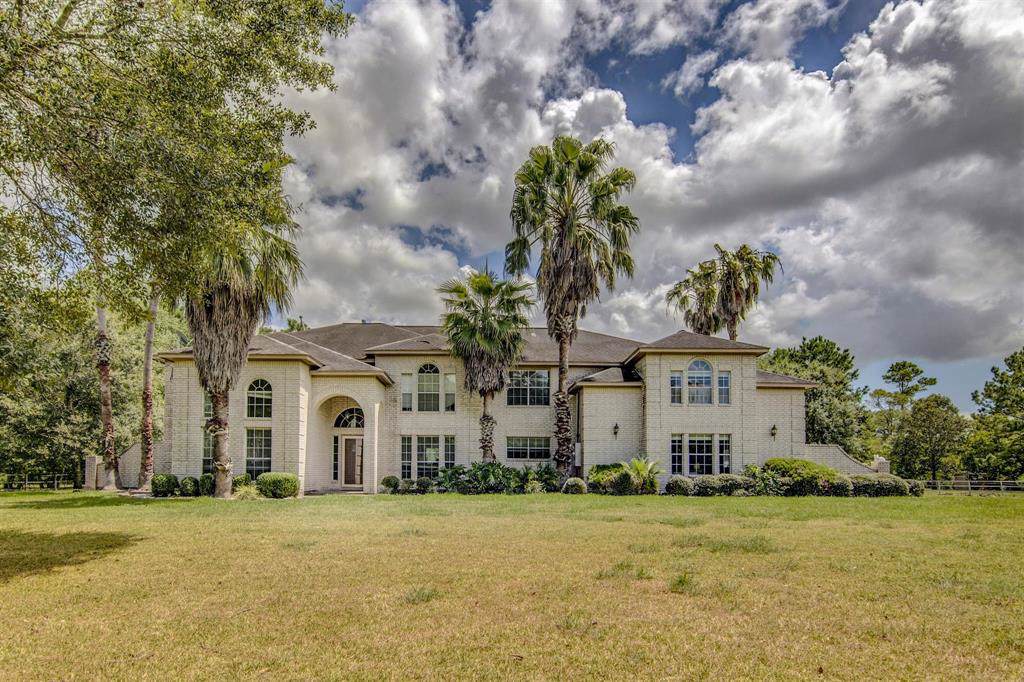 7415 Live Oak Circle - Photo 1