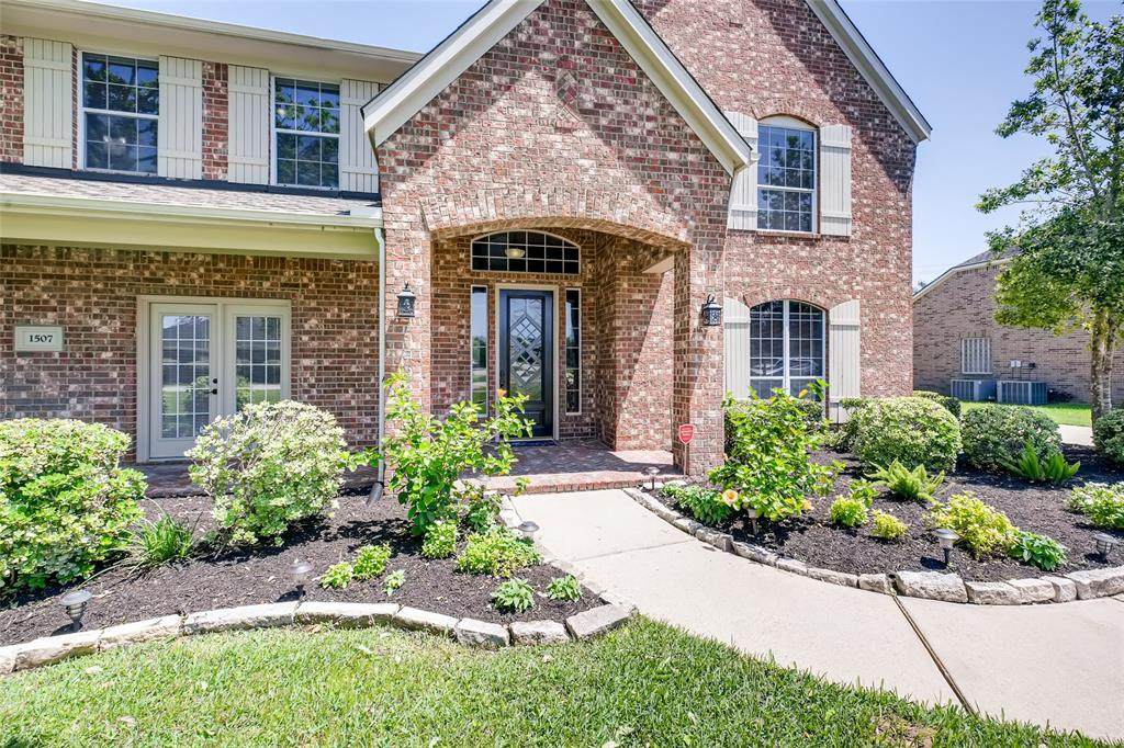 1507 Pine Crest Drive - Photo 1 1507 Pine Crest Drive - Photo 1
