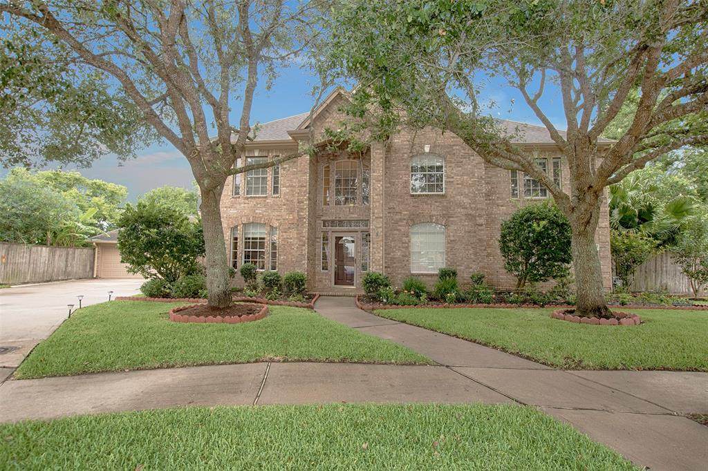 2880 Everett Drive - Photo 1