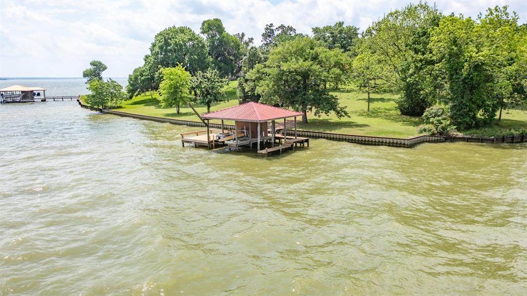 185 Country Lane - Photo 1