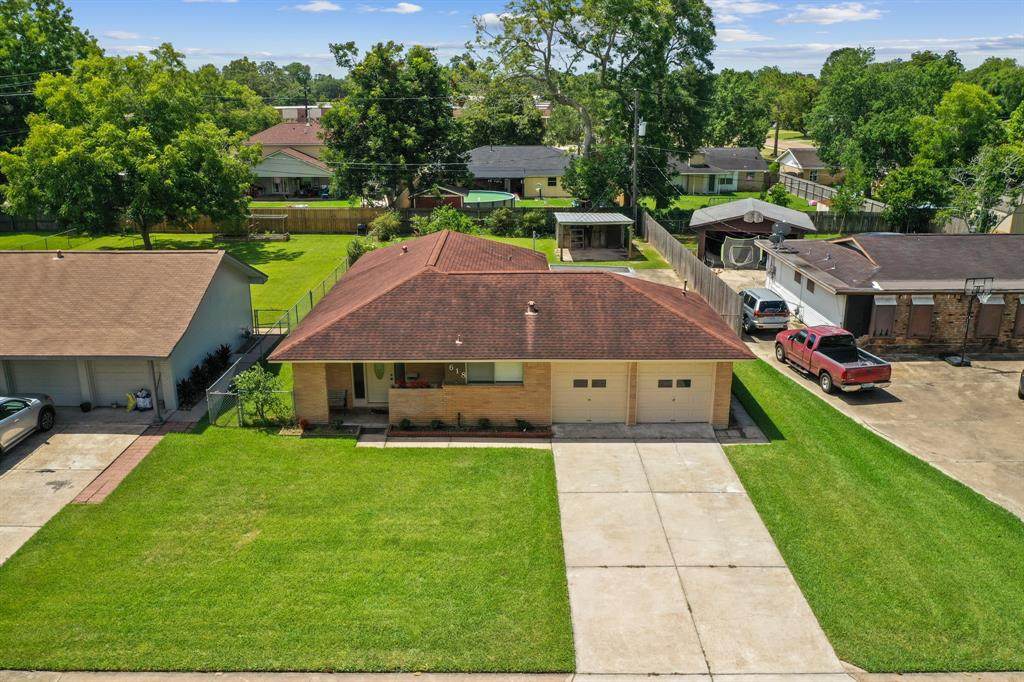 618 Center Way Street - Photo 1