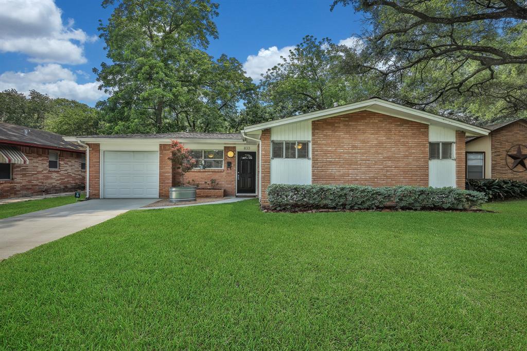 833 Sara Rose Street - Photo 1