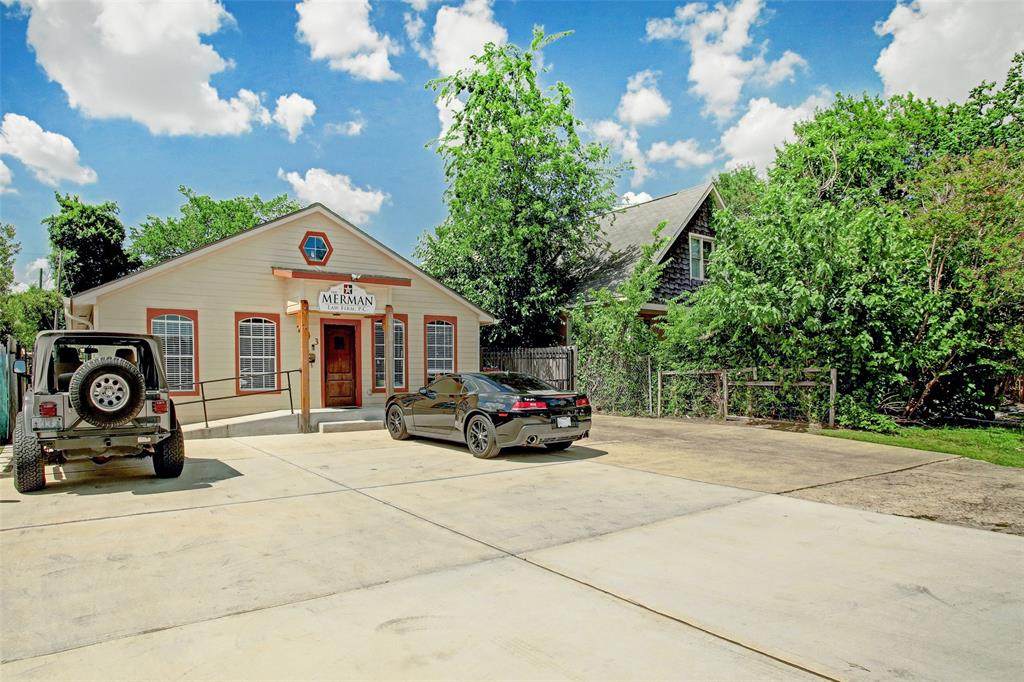 743 18th Street - Photo 1