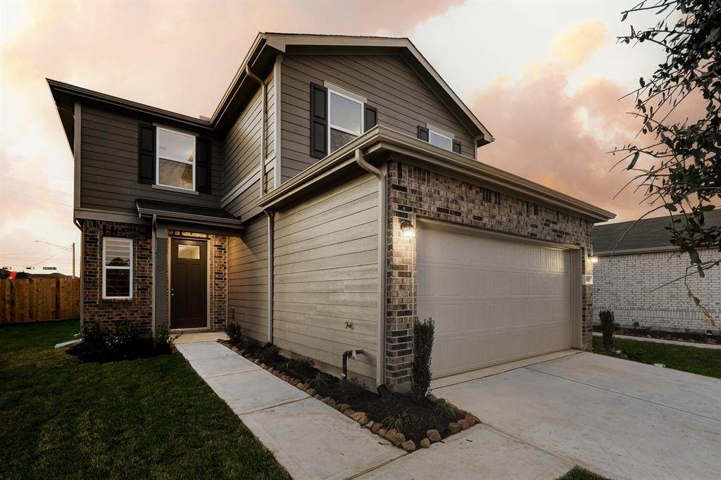 3303 Nila Creek Drive - Photo 1
