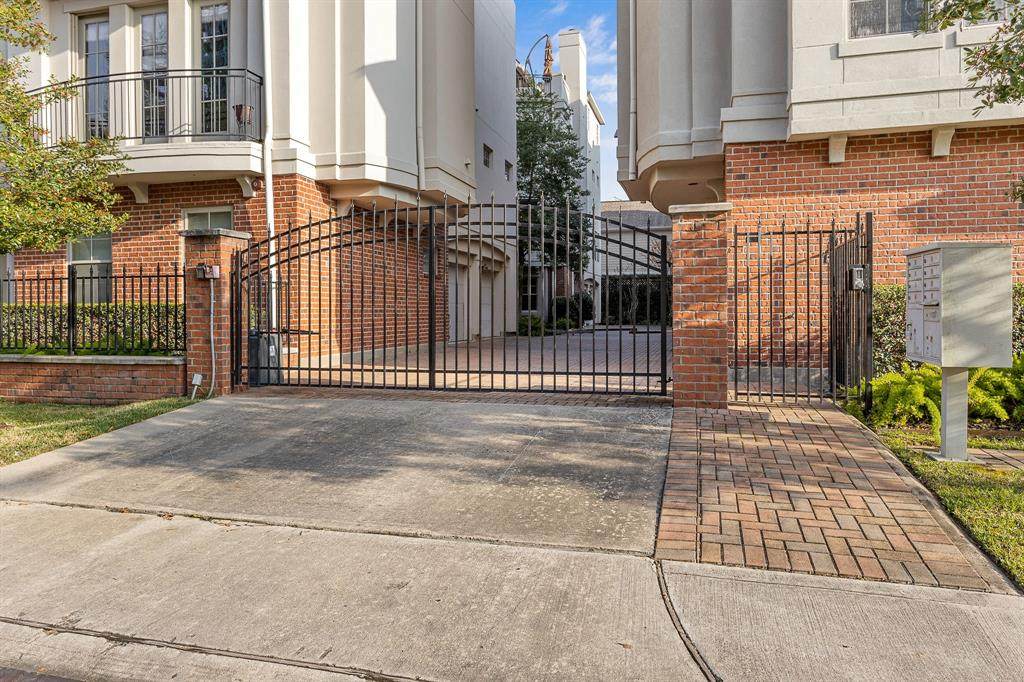 5309 Crawford Street - Photo 1